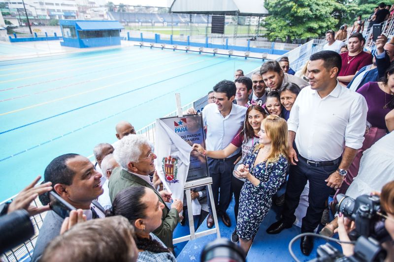 m dos mais importantes complexos esportivos da região e berço dos atletas paraenses, o Parque Aquático da Universidade do Estado do Pará (Uepa), foi reaberto nesta segunda-feira (10), em cerimônia presidida pelo governador do Estado, Helder Barbalho, e pelo reitor da Uepa, Rubens Cardoso. Há 3 anos, o espaço fechou para obras. A Universidade aguardava um recurso federal para execução dos serviços, mas no ano passado, a gestão atual retomou as obras com recursos próprios. Um investimento do tesouro Estadual de mais de R$ 2,4 milhões para devolver ao Estado o complexo. <div class='credito_fotos'>Foto: Marco Santos / Ag. Pará | <a href='/midias/2020/originais/5978_a2911c4f-bb83-b31f-f13e-e9d06c5687e9.jpg' download><i class='fa-solid fa-download'></i> Download</a></div>