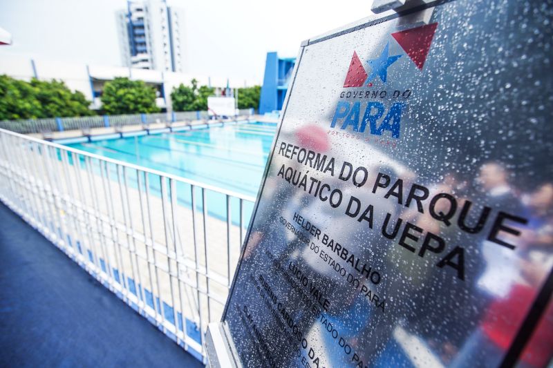 m dos mais importantes complexos esportivos da região e berço dos atletas paraenses, o Parque Aquático da Universidade do Estado do Pará (Uepa), foi reaberto nesta segunda-feira (10), em cerimônia presidida pelo governador do Estado, Helder Barbalho, e pelo reitor da Uepa, Rubens Cardoso. Há 3 anos, o espaço fechou para obras. A Universidade aguardava um recurso federal para execução dos serviços, mas no ano passado, a gestão atual retomou as obras com recursos próprios. Um investimento do tesouro Estadual de mais de R$ 2,4 milhões para devolver ao Estado o complexo. <div class='credito_fotos'>Foto: Marco Santos / Ag. Pará | <a href='/midias/2020/originais/5978_ba7a11a3-ee00-bead-755c-cce50f32d6f8.jpg' download><i class='fa-solid fa-download'></i> Download</a></div>