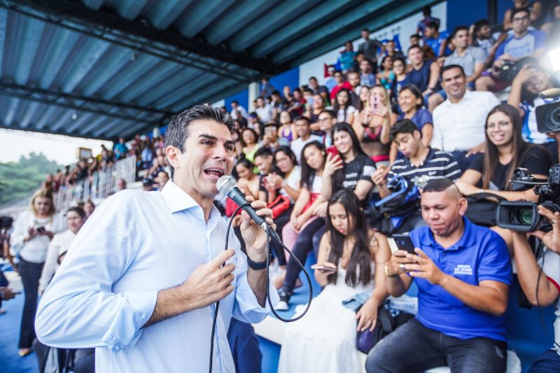 m dos mais importantes complexos esportivos da região e berço dos atletas paraenses, o Parque Aquático da Universidade do Estado do Pará (Uepa), foi reaberto nesta segunda-feira (10), em cerimônia presidida pelo governador do Estado, Helder Barbalho, e pelo reitor da Uepa, Rubens Cardoso. Há 3 anos, o espaço fechou para obras. A Universidade aguardava um recurso federal para execução dos serviços, mas no ano passado, a gestão atual retomou as obras com recursos próprios. Um investimento do tesouro Estadual de mais de R$ 2,4 milhões para devolver ao Estado o complexo. <div class='credito_fotos'>Foto: Marco Santos / Ag. Pará | <a href='/midias/2020/originais/5978_bb21c61a-d23e-7231-f0c1-9182e1c0a752.jpg' download><i class='fa-solid fa-download'></i> Download</a></div>
