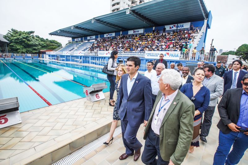 m dos mais importantes complexos esportivos da região e berço dos atletas paraenses, o Parque Aquático da Universidade do Estado do Pará (Uepa), foi reaberto nesta segunda-feira (10), em cerimônia presidida pelo governador do Estado, Helder Barbalho, e pelo reitor da Uepa, Rubens Cardoso. Há 3 anos, o espaço fechou para obras. A Universidade aguardava um recurso federal para execução dos serviços, mas no ano passado, a gestão atual retomou as obras com recursos próprios. Um investimento do tesouro Estadual de mais de R$ 2,4 milhões para devolver ao Estado o complexo. <div class='credito_fotos'>Foto: Marco Santos / Ag. Pará | <a href='/midias/2020/originais/5978_bc0bde77-dc95-12d9-ac4f-a26b1e991e2c.jpg' download><i class='fa-solid fa-download'></i> Download</a></div>