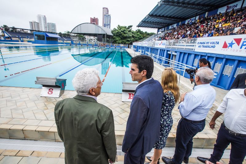 m dos mais importantes complexos esportivos da região e berço dos atletas paraenses, o Parque Aquático da Universidade do Estado do Pará (Uepa), foi reaberto nesta segunda-feira (10), em cerimônia presidida pelo governador do Estado, Helder Barbalho, e pelo reitor da Uepa, Rubens Cardoso. Há 3 anos, o espaço fechou para obras. A Universidade aguardava um recurso federal para execução dos serviços, mas no ano passado, a gestão atual retomou as obras com recursos próprios. Um investimento do tesouro Estadual de mais de R$ 2,4 milhões para devolver ao Estado o complexo. <div class='credito_fotos'>Foto: Marco Santos / Ag. Pará | <a href='/midias/2020/originais/5978_cb42f210-75e9-38a5-0e7e-6e2524778e68.jpg' download><i class='fa-solid fa-download'></i> Download</a></div>