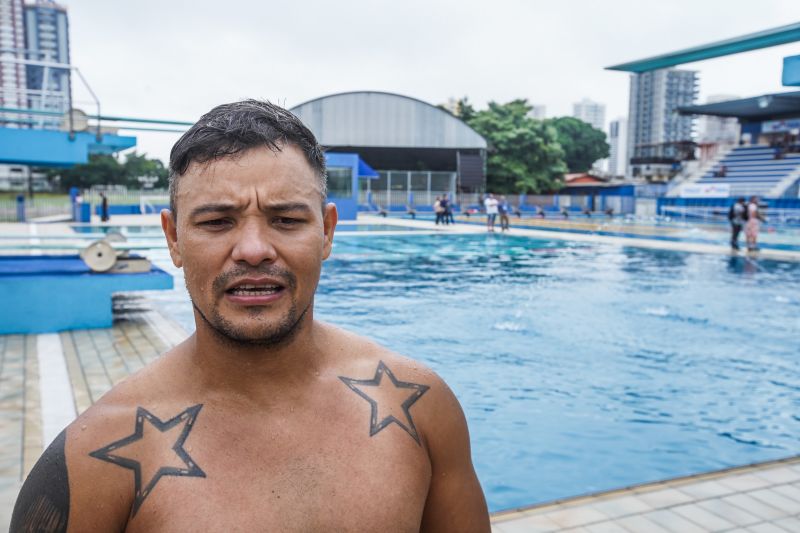 m dos mais importantes complexos esportivos da região e berço dos atletas paraenses, o Parque Aquático da Universidade do Estado do Pará (Uepa), foi reaberto nesta segunda-feira (10), em cerimônia presidida pelo governador do Estado, Helder Barbalho, e pelo reitor da Uepa, Rubens Cardoso. Há 3 anos, o espaço fechou para obras. A Universidade aguardava um recurso federal para execução dos serviços, mas no ano passado, a gestão atual retomou as obras com recursos próprios. Um investimento do tesouro Estadual de mais de R$ 2,4 milhões para devolver ao Estado o complexo. <div class='credito_fotos'>Foto: Marco Santos / Ag. Pará | <a href='/midias/2020/originais/5978_de48de49-67e1-81ea-3e5c-6502652dfda3.jpg' download><i class='fa-solid fa-download'></i> Download</a></div>