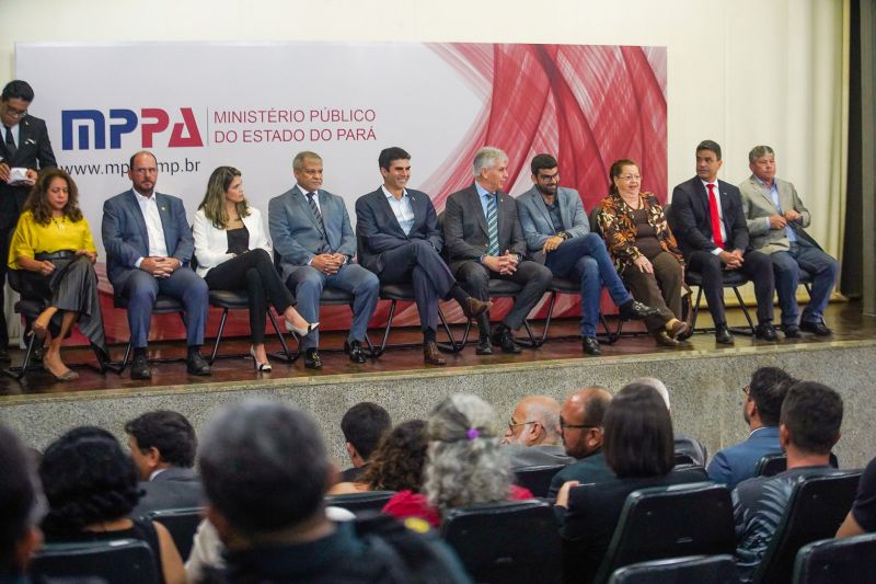 Nesta segunda feira (10), em Ananindeua, foi realizada a solenidade de entrega da reforma da sede do Ministério Público do município, que foi inaugurada há 25 anos. <div class='credito_fotos'>Foto: Marco Santos / Ag. Pará | <a href='/midias/2020/originais/5979_1c7ce4dc-fa35-a144-0df7-1ca5658f2eb3.jpg' download><i class='fa-solid fa-download'></i> Download</a></div>