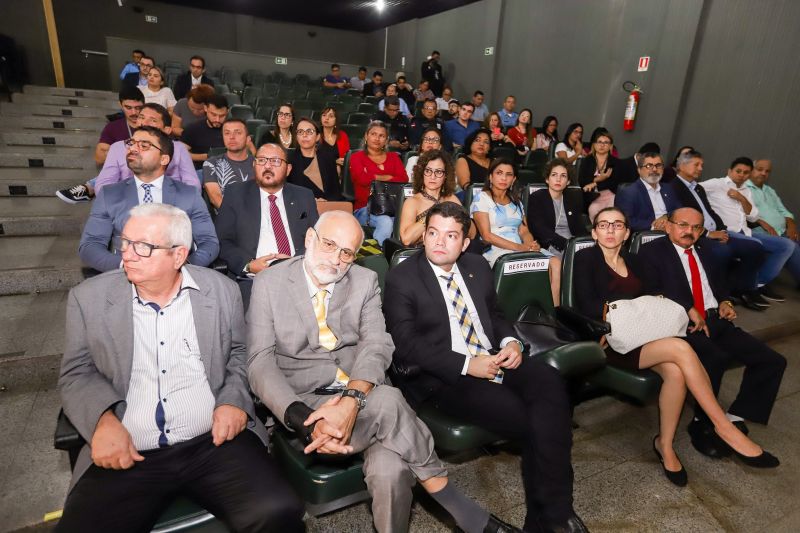 Nesta segunda feira (10), em Ananindeua, foi realizada a solenidade de entrega da reforma da sede do Ministério Público do município, que foi inaugurada há 25 anos. <div class='credito_fotos'>Foto: Marco Santos / Ag. Pará | <a href='/midias/2020/originais/5979_2510c653-ef36-5867-efb5-89fe3527fd35.jpg' download><i class='fa-solid fa-download'></i> Download</a></div>