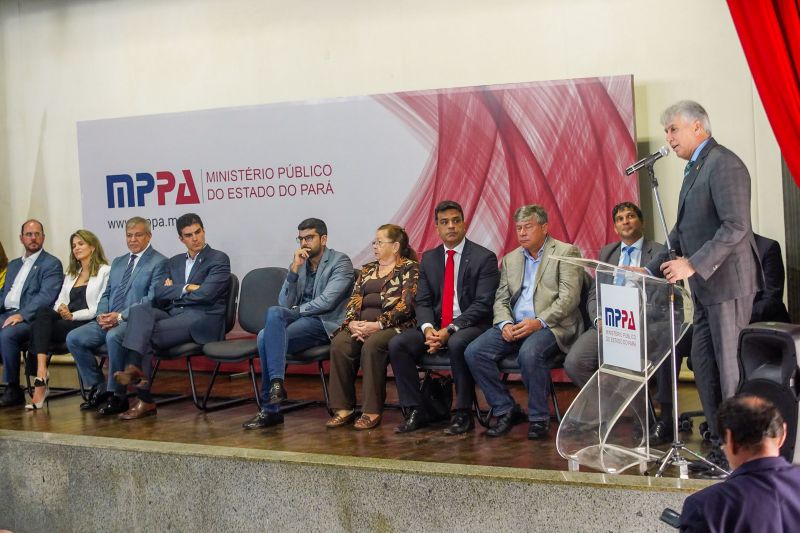Nesta segunda feira (10), em Ananindeua, foi realizada a solenidade de entrega da reforma da sede do Ministério Público do município, que foi inaugurada há 25 anos. <div class='credito_fotos'>Foto: Marco Santos / Ag. Pará | <a href='/midias/2020/originais/5979_29b0fb16-0828-bd05-5dc8-5104f4c4f61d.jpg' download><i class='fa-solid fa-download'></i> Download</a></div>