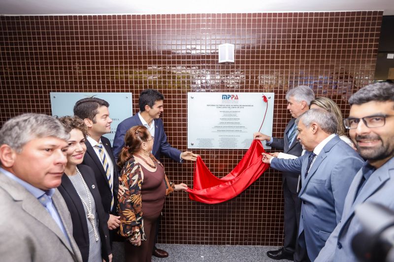 Nesta segunda feira (10), em Ananindeua, foi realizada a solenidade de entrega da reforma da sede do Ministério Público do município, que foi inaugurada há 25 anos. <div class='credito_fotos'>Foto: Marco Santos / Ag. Pará | <a href='/midias/2020/originais/5979_e24711c5-b428-28b1-0e85-b2fb26b28a56.jpg' download><i class='fa-solid fa-download'></i> Download</a></div>
