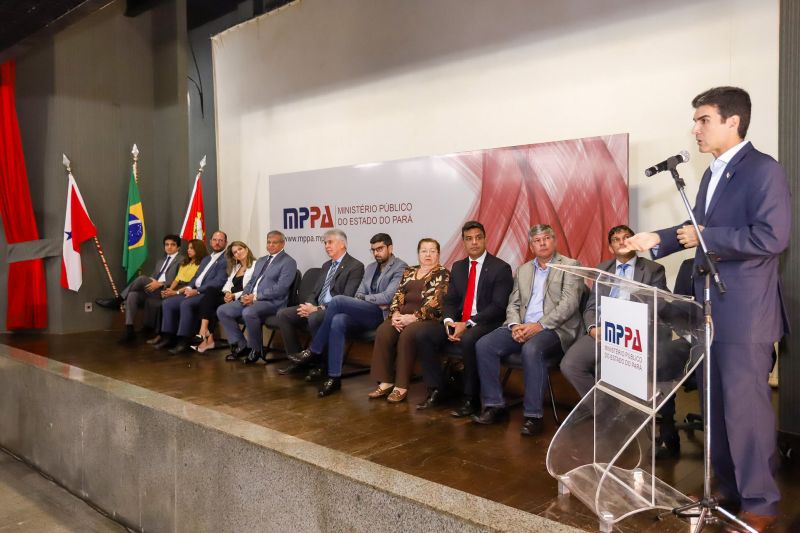 Nesta segunda feira (10), em Ananindeua, foi realizada a solenidade de entrega da reforma da sede do Ministério Público do município, que foi inaugurada há 25 anos. <div class='credito_fotos'>Foto: Marco Santos / Ag. Pará | <a href='/midias/2020/originais/5979_f318539d-df5f-794c-4644-eaae8bc2f048.jpg' download><i class='fa-solid fa-download'></i> Download</a></div>