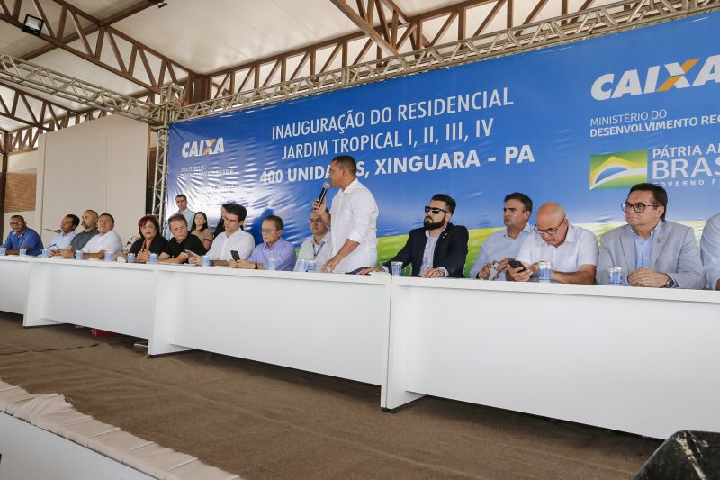 A história de luta por uma moradia digna para muitas famílias de Xinguara foi, finalmente, recompensada. Nesta quinta feira (13) houve o ato de entrega de 400 unidades do conjunto habitacional 'Jardim Tropical' I, II, III,IV para pessoas de baixa renda. <div class='credito_fotos'>Foto: Marcelo Seabra / Ag. Pará | <a href='/midias/2020/originais/5989_281d13d5-4b74-92d9-2860-6af8ffb06fdb.jpg' download><i class='fa-solid fa-download'></i> Download</a></div>