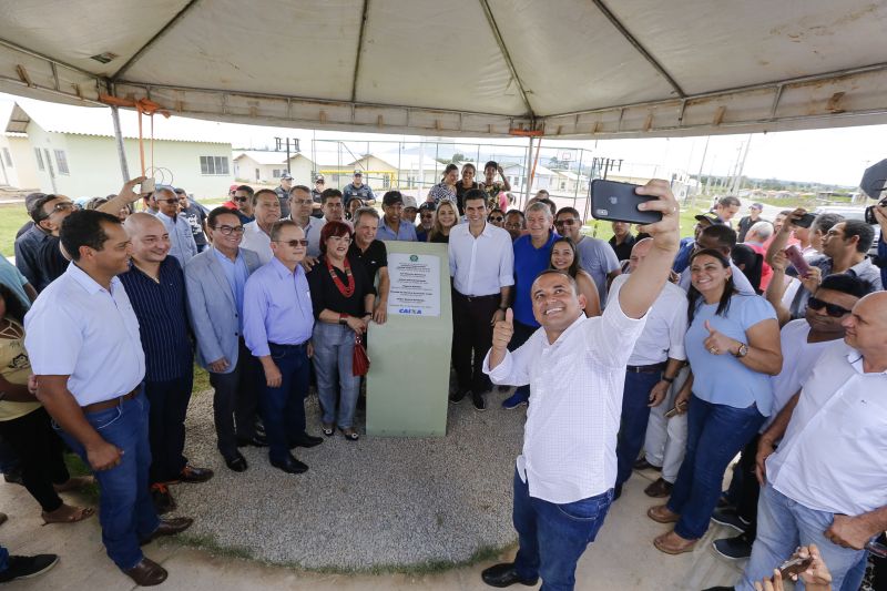 A história de luta por uma moradia digna para muitas famílias de Xinguara foi, finalmente, recompensada. Nesta quinta feira (13) houve o ato de entrega de 400 unidades do conjunto habitacional 'Jardim Tropical' I, II, III,IV para pessoas de baixa renda. <div class='credito_fotos'>Foto: Marcelo Seabra / Ag. Pará | <a href='/midias/2020/originais/5989_3806926d-c8c9-5e8a-4ac8-a803b96f2ce2.jpg' download><i class='fa-solid fa-download'></i> Download</a></div>