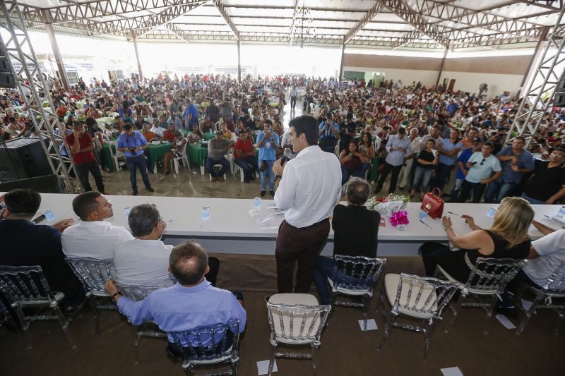 A história de luta por uma moradia digna para muitas famílias de Xinguara foi, finalmente, recompensada. Nesta quinta feira (13) houve o ato de entrega de 400 unidades do conjunto habitacional 'Jardim Tropical' I, II, III,IV para pessoas de baixa renda. <div class='credito_fotos'>Foto: Marcelo Seabra / Ag. Pará | <a href='/midias/2020/originais/5989_439a4fe4-ca69-b89b-74a1-26b9d37c68c8.jpg' download><i class='fa-solid fa-download'></i> Download</a></div>