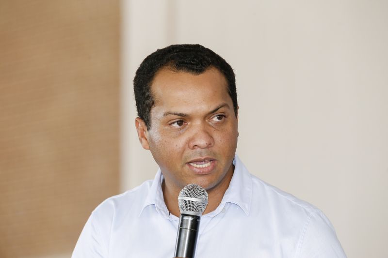 A história de luta por uma moradia digna para muitas famílias de Xinguara foi, finalmente, recompensada. Nesta quinta feira (13) houve o ato de entrega de 400 unidades do conjunto habitacional 'Jardim Tropical' I, II, III,IV para pessoas de baixa renda. <div class='credito_fotos'>Foto: Marcelo Seabra / Ag. Pará | <a href='/midias/2020/originais/5989_70cd8378-0b23-5978-d014-c353e791eebd.jpg' download><i class='fa-solid fa-download'></i> Download</a></div>