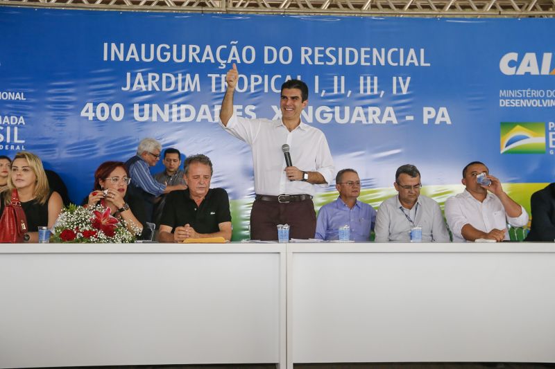 A história de luta por uma moradia digna para muitas famílias de Xinguara foi, finalmente, recompensada. Nesta quinta feira (13) houve o ato de entrega de 400 unidades do conjunto habitacional 'Jardim Tropical' I, II, III,IV para pessoas de baixa renda.