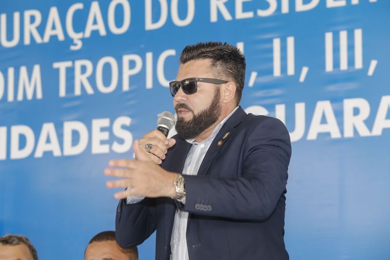 A história de luta por uma moradia digna para muitas famílias de Xinguara foi, finalmente, recompensada. Nesta quinta feira (13) houve o ato de entrega de 400 unidades do conjunto habitacional 'Jardim Tropical' I, II, III,IV para pessoas de baixa renda. <div class='credito_fotos'>Foto: Marcelo Seabra / Ag. Pará | <a href='/midias/2020/originais/5989_9039875d-7564-27ae-0522-a777beb87f12.jpg' download><i class='fa-solid fa-download'></i> Download</a></div>