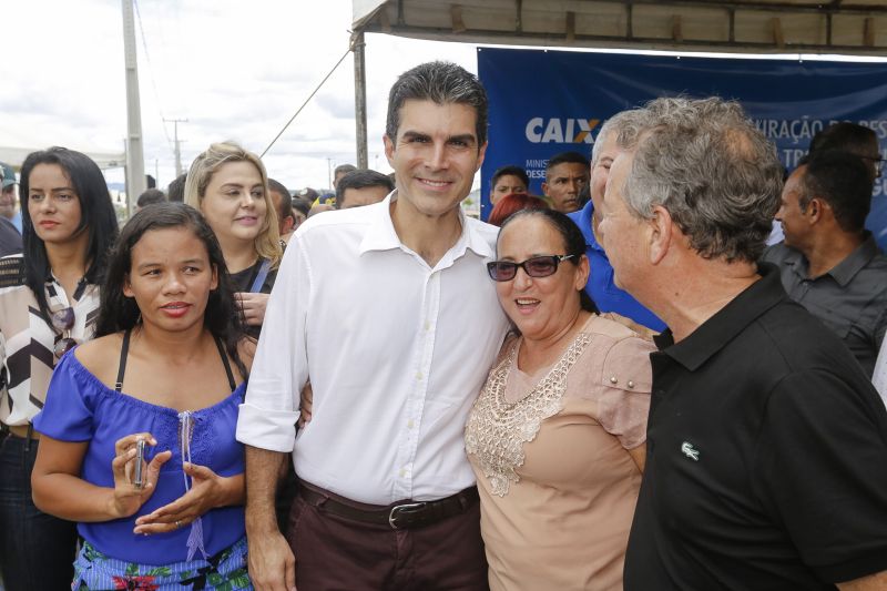 A história de luta por uma moradia digna para muitas famílias de Xinguara foi, finalmente, recompensada. Nesta quinta feira (13) houve o ato de entrega de 400 unidades do conjunto habitacional 'Jardim Tropical' I, II, III,IV para pessoas de baixa renda.