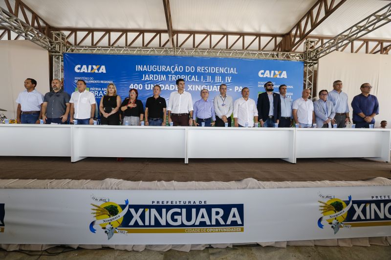 A história de luta por uma moradia digna para muitas famílias de Xinguara foi, finalmente, recompensada. Nesta quinta feira (13) houve o ato de entrega de 400 unidades do conjunto habitacional 'Jardim Tropical' I, II, III,IV para pessoas de baixa renda. <div class='credito_fotos'>Foto: Marcelo Seabra / Ag. Pará | <a href='/midias/2020/originais/5989_fca27dcc-3269-a1e3-e6b9-c1cc0481c512.jpg' download><i class='fa-solid fa-download'></i> Download</a></div>
