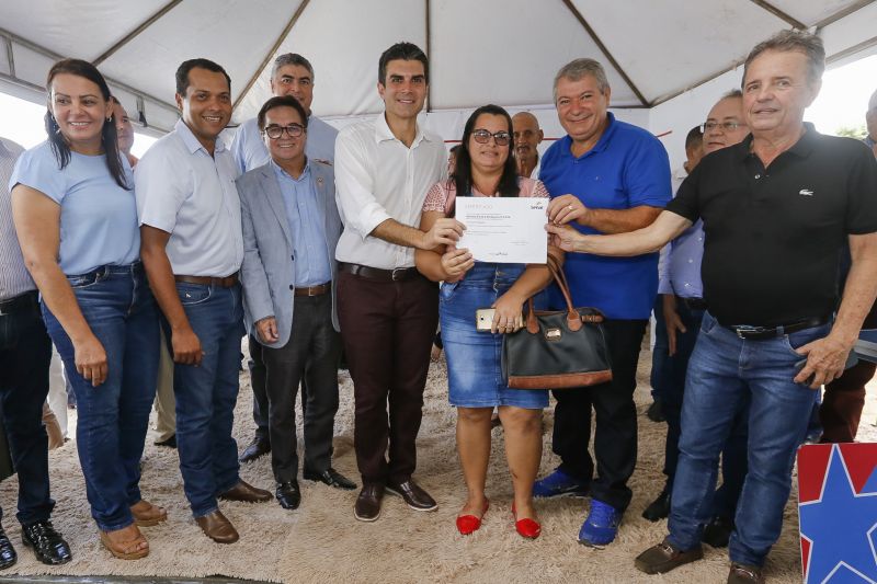Visando o desenvolvimento econômico e a geração de emprego e renda na região Sul do Estado, o governo inaugurou nesta quinta feira (13) mais uma nova agência do Banpará. <div class='credito_fotos'>Foto: Marcelo Seabra / Ag. Pará | <a href='/midias/2020/originais/5990_2908909b-0122-a87f-db17-c55a32129ebf.jpg' download><i class='fa-solid fa-download'></i> Download</a></div>