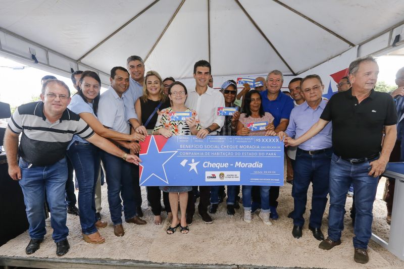 Visando o desenvolvimento econômico e a geração de emprego e renda na região Sul do Estado, o governo inaugurou nesta quinta feira (13) mais uma nova agência do Banpará. <div class='credito_fotos'>Foto: Marcelo Seabra / Ag. Pará | <a href='/midias/2020/originais/5990_711dfcd9-5bb9-f87d-15f1-6f61a8b8514f.jpg' download><i class='fa-solid fa-download'></i> Download</a></div>