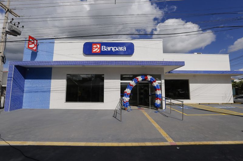 Visando o desenvolvimento econômico e a geração de emprego e renda na região Sul do Estado, o governo inaugurou nesta quinta feira (13) mais uma nova agência do Banpará. <div class='credito_fotos'>Foto: Marcelo Seabra / Ag. Pará | <a href='/midias/2020/originais/5990_a3d4d7d3-730a-9e95-74ab-22c8a78d6bfe.jpg' download><i class='fa-solid fa-download'></i> Download</a></div>
