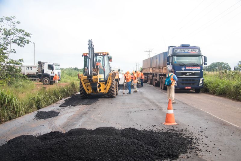 O secretário de Estado de Transportes (Setran), Pádua Andrade, vistoriou nesta quinta-feira (13), as obras de reconstrução, conservação e manutenção da PA-150, no sudeste do Pará. <div class='credito_fotos'>Foto: Pedro Guerreiro / Ag. Pará | <a href='/midias/2020/originais/5993_0e38b973-2d51-99a8-f444-8c10dbcd6521.jpg' download><i class='fa-solid fa-download'></i> Download</a></div>