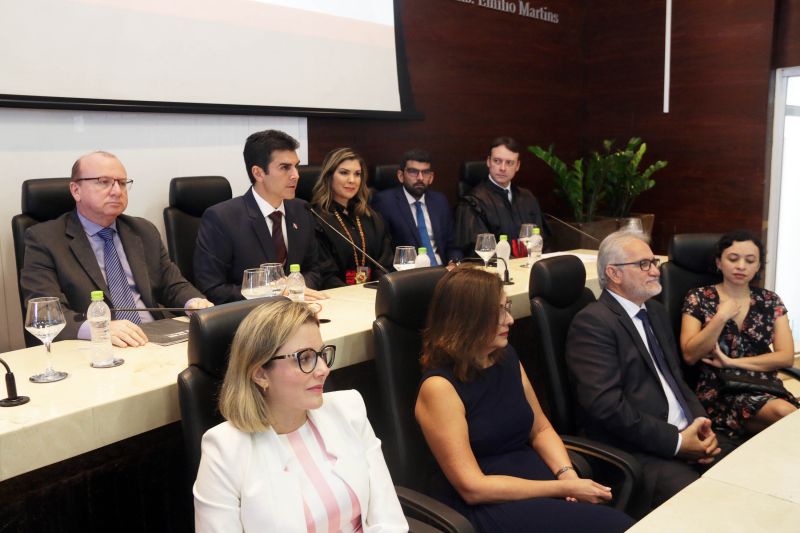 Ministério Público de Contas do Estado do Pará - Sessão Solene de Posse - Procurador Geral <div class='credito_fotos'>Foto: Bruno Cecim / Ag.Pará | <a href='/midias/2020/originais/5996_209751bb-986f-ccff-9e08-2a3682cd24a4.jpg' download><i class='fa-solid fa-download'></i> Download</a></div>