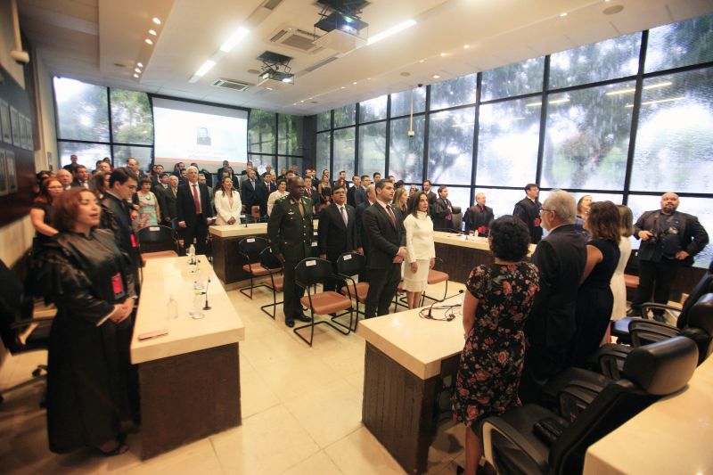 Ministério Público de Contas do Estado do Pará - Sessão Solene de Posse - Procurador Geral <div class='credito_fotos'>Foto: Bruno Cecim / Ag.Pará | <a href='/midias/2020/originais/5996_9df29fe0-b754-51ac-7137-0cb7c1c36755.jpg' download><i class='fa-solid fa-download'></i> Download</a></div>