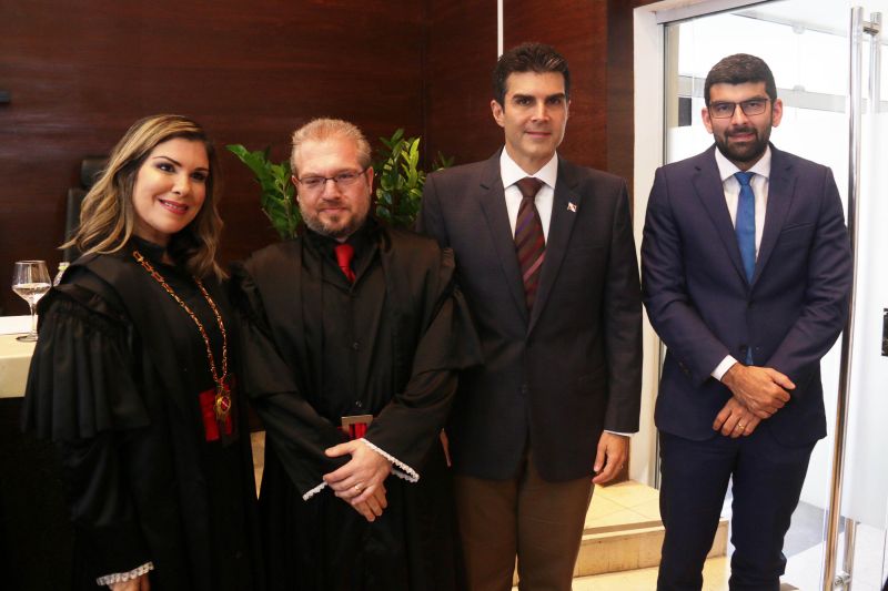 Ministério Público de Contas do Estado do Pará - Sessão Solene de Posse - Procurador Geral <div class='credito_fotos'>Foto: Bruno Cecim / Ag.Pará | <a href='/midias/2020/originais/5996_aa6daafc-452b-f55f-2695-96d8752dfc93.jpg' download><i class='fa-solid fa-download'></i> Download</a></div>