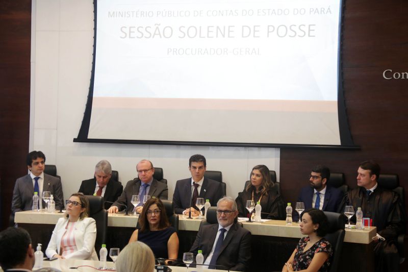 Ministério Público de Contas do Estado do Pará - Sessão Solene de Posse - Procurador Geral <div class='credito_fotos'>Foto: Bruno Cecim / Ag.Pará | <a href='/midias/2020/originais/5996_ab0d193f-918a-cc52-361f-ba6f816607f7.jpg' download><i class='fa-solid fa-download'></i> Download</a></div>