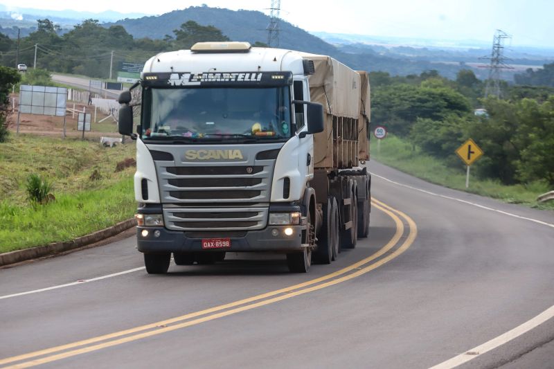 BR - 163
Inauguração da Br 163 Pá/Mt em Cachoeira da serra distrito de Altamira Fotos Marco Santos/ agpara <div class='credito_fotos'>Foto: Marco Santos / Ag. Pará   |   <a href='/midias/2020/originais/5998_6113c653-6eeb-4fff-02cd-e94ce9217f11.jpg' download><i class='fa-solid fa-download'></i> Download</a></div>