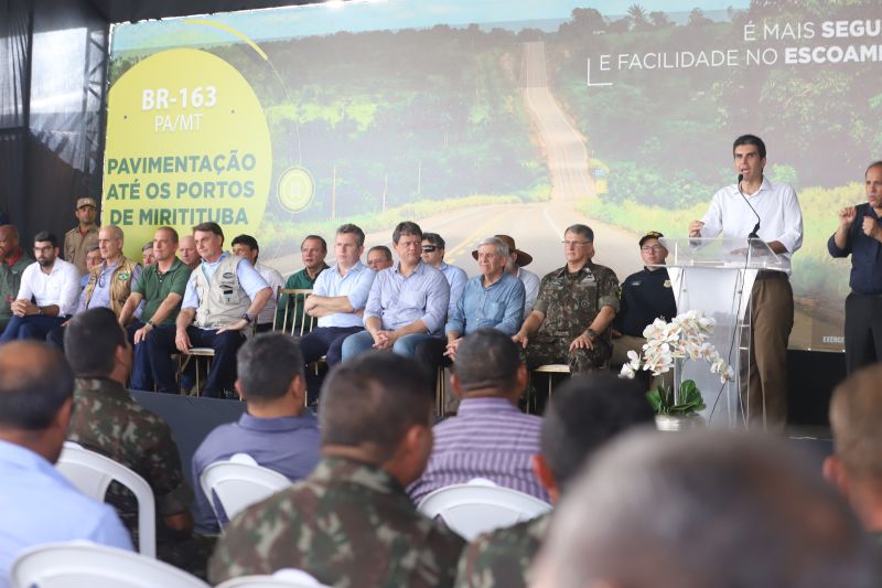 BR - 163
Inauguração da Br 163 Pá/Mt em Cachoeira da serra distrito de Altamira Fotos Marco Santos/ agpara <div class='credito_fotos'>Foto: Marco Santos / Ag. Pará | <a href='/midias/2020/originais/5998_fa487bac-ff9b-72aa-23e6-444d6ecc5a7b.jpg' download><i class='fa-solid fa-download'></i> Download</a></div>