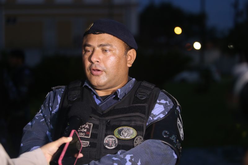 Policiais militares e civis foram agraciados, nesta terça-feira (18), com Moções Honrosas concedidas pelo governador Helder Barbalho pelas operações Impacto e Narcos II, ocorridas nos dias 9, 16, 17 de fevereiro, resultando nas maiores apreensões de entorpecentes já feitas pelas corporações - mais de 2 toneladas de cocaína e uma de maconha. A Guarda Municipal de Belém que atua no Distrito de Mosqueiro (pertencente a Belém), bem como as cadelas farejadoras que participaram das apreensões, também receberam homenagem. <div class='credito_fotos'>Foto: Jader Paes / Agência Pará | <a href='/midias/2020/originais/6004_17485d47-53ae-325c-27c3-6e567642807a.jpg' download><i class='fa-solid fa-download'></i> Download</a></div>
