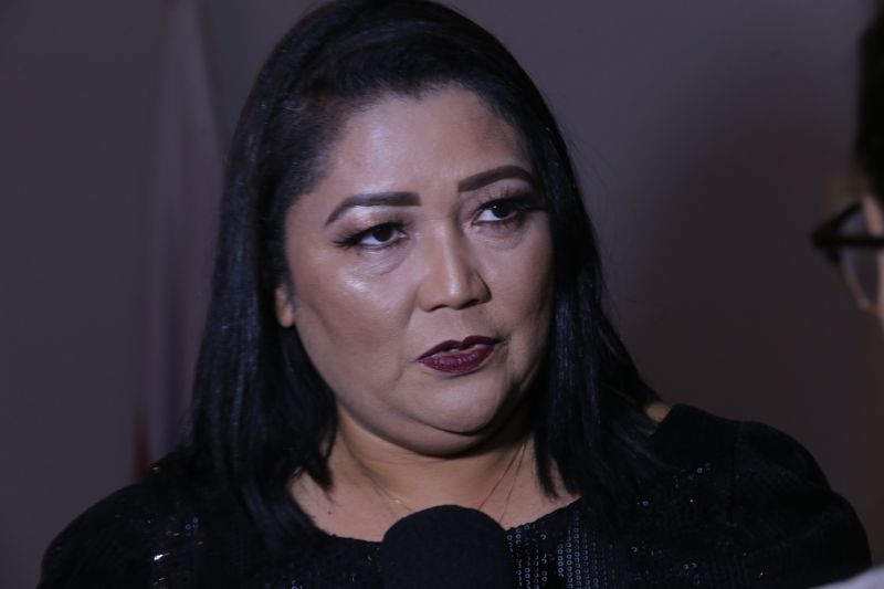 Policiais militares e civis foram agraciados, nesta terça-feira (18), com Moções Honrosas concedidas pelo governador Helder Barbalho pelas operações Impacto e Narcos II, ocorridas nos dias 9, 16, 17 de fevereiro, resultando nas maiores apreensões de entorpecentes já feitas pelas corporações - mais de 2 toneladas de cocaína e uma de maconha. A Guarda Municipal de Belém que atua no Distrito de Mosqueiro (pertencente a Belém), bem como as cadelas farejadoras que participaram das apreensões, também receberam homenagem. <div class='credito_fotos'>Foto: Jader Paes / Agência Pará | <a href='/midias/2020/originais/6004_f8d44bd0-8529-c0b0-add9-d3f26951495d.jpg' download><i class='fa-solid fa-download'></i> Download</a></div>