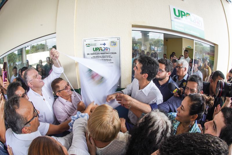 População de Cametá recebe delegacia, hospital e mais de 30 cheques moradia
O governador do estado do Pará, Helder Barbalho, visitou, na manhã desta quarta-feira (19), o município de Cametá onde cumpriu três agendas oficiais na cidade, entregando obras para a população nas áreas de segurança e saúde. <div class='credito_fotos'>Foto: Marco Santos / Ag. Pará | <a href='/midias/2020/originais/6005_1986bccd-3c56-5d16-1407-2535ee032d18.jpg' download><i class='fa-solid fa-download'></i> Download</a></div>