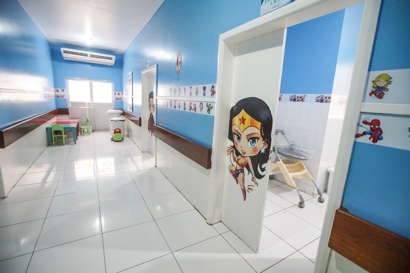 População de Cametá recebe delegacia, hospital e mais de 30 cheques moradia
O governador do estado do Pará, Helder Barbalho, visitou, na manhã desta quarta-feira (19), o município de Cametá onde cumpriu três agendas oficiais na cidade, entregando obras para a população nas áreas de segurança e saúde. <div class='credito_fotos'>Foto: Marco Santos / Ag. Pará | <a href='/midias/2020/originais/6005_2b4c892f-62ba-b35c-31d7-9f63ab2b1711.jpg' download><i class='fa-solid fa-download'></i> Download</a></div>