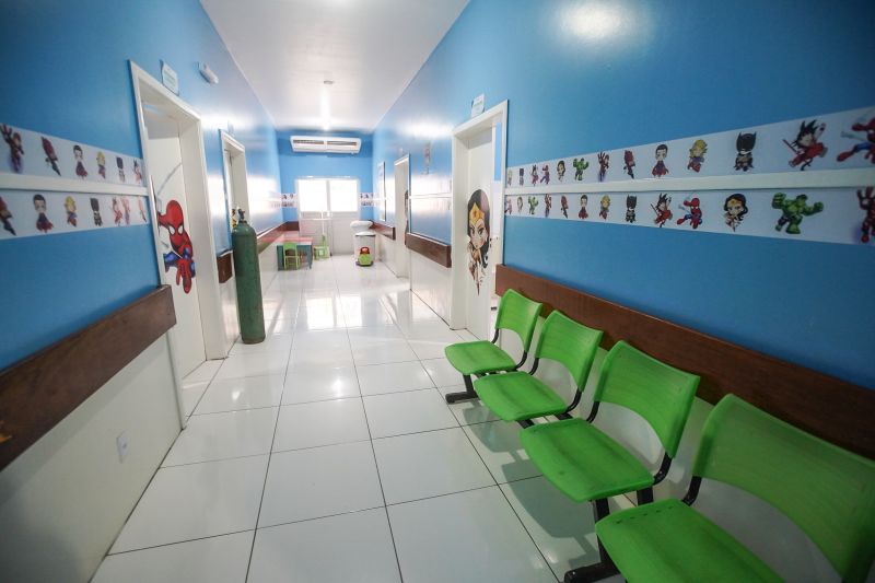 População de Cametá recebe delegacia, hospital e mais de 30 cheques moradia
O governador do estado do Pará, Helder Barbalho, visitou, na manhã desta quarta-feira (19), o município de Cametá onde cumpriu três agendas oficiais na cidade, entregando obras para a população nas áreas de segurança e saúde. <div class='credito_fotos'>Foto: Marco Santos / Ag. Pará | <a href='/midias/2020/originais/6005_428e97b6-10b8-47d0-6274-0e607535abe0.jpg' download><i class='fa-solid fa-download'></i> Download</a></div>