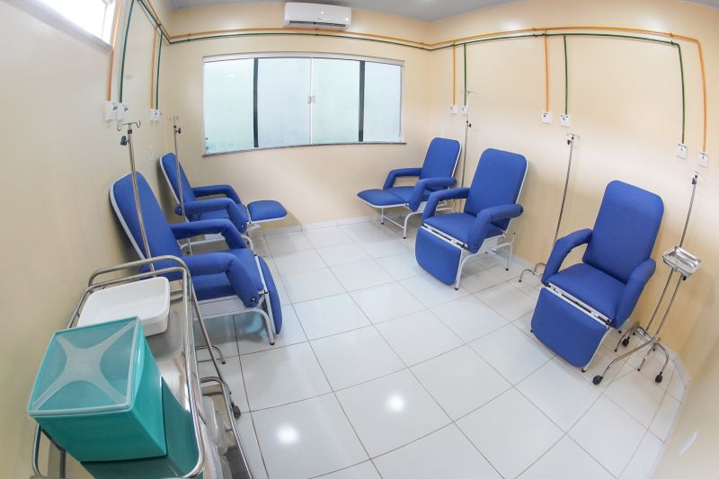 População de Cametá recebe delegacia, hospital e mais de 30 cheques moradia
O governador do estado do Pará, Helder Barbalho, visitou, na manhã desta quarta-feira (19), o município de Cametá onde cumpriu três agendas oficiais na cidade, entregando obras para a população nas áreas de segurança e saúde. <div class='credito_fotos'>Foto: Marco Santos / Ag. Pará | <a href='/midias/2020/originais/6005_bce31415-f5a8-24da-a22a-93d34f956af9.jpg' download><i class='fa-solid fa-download'></i> Download</a></div>