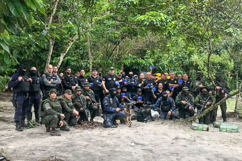 A Polícia Civil deu seguimento, nesta quarta-feira (19), à operação "Narcos II", que contou com apoio da Guarda Municipal de Belém e Marinha do Brasil, por meio do Batalhão de Operações Ribeirinhas. <div class='credito_fotos'>Foto: Ascom / Polícia Civil | <a href='/midias/2020/originais/6008_50032c72-d14d-3816-0cc9-5f1adb9104ab.jpg' download><i class='fa-solid fa-download'></i> Download</a></div>