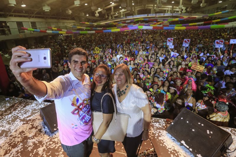 Baile da terceira idade <div class='credito_fotos'>Foto: Jader Paes / Agência Pará | <a href='/midias/2020/originais/6009_0192f4be-e4c3-d6e0-cd48-09786c0f8d2e.jpg' download><i class='fa-solid fa-download'></i> Download</a></div>