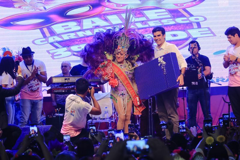 Baile da terceira idade <div class='credito_fotos'>Foto: Jader Paes / Agência Pará | <a href='/midias/2020/originais/6009_5b1d7d11-0b2d-8de0-2ed1-c0df7336a81f.jpg' download><i class='fa-solid fa-download'></i> Download</a></div>