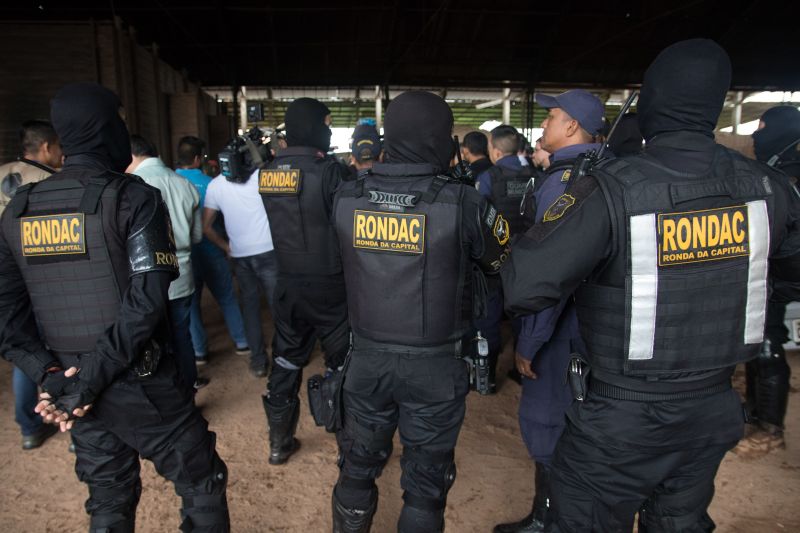 Sete fornos foram utilizados durante a incineração de dois mil e trezentos quilos de cocaína apreendidos durante a operação "Narcos II", realizada pela Polícia Civil. <div class='credito_fotos'>Foto: Pedro Guerreiro / Ag. Pará   |   <a href='/midias/2020/originais/6010_3eb9ced8-1fcb-6281-9042-5750407ddc6e.jpg' download><i class='fa-solid fa-download'></i> Download</a></div>