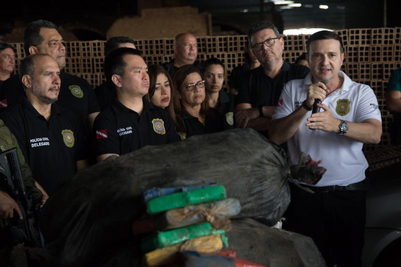 Sete fornos foram utilizados durante a incineração de dois mil e trezentos quilos de cocaína apreendidos durante a operação "Narcos II", realizada pela Polícia Civil. <div class='credito_fotos'>Foto: Pedro Guerreiro / Ag. Pará | <a href='/midias/2020/originais/6010_786ab464-9957-1a07-d419-3e63184c3914.jpg' download><i class='fa-solid fa-download'></i> Download</a></div>