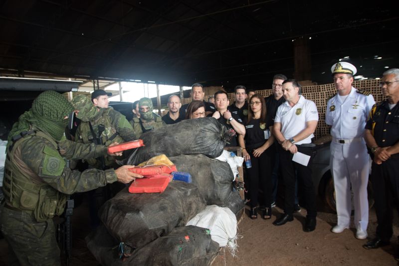 Sete fornos foram utilizados durante a incineração de dois mil e trezentos quilos de cocaína apreendidos durante a operação "Narcos II", realizada pela Polícia Civil. <div class='credito_fotos'>Foto: Pedro Guerreiro / Ag. Pará   |   <a href='/midias/2020/originais/6010_9d5e4117-8b92-cfb8-78a5-e8dc6508dfdb.jpg' download><i class='fa-solid fa-download'></i> Download</a></div>