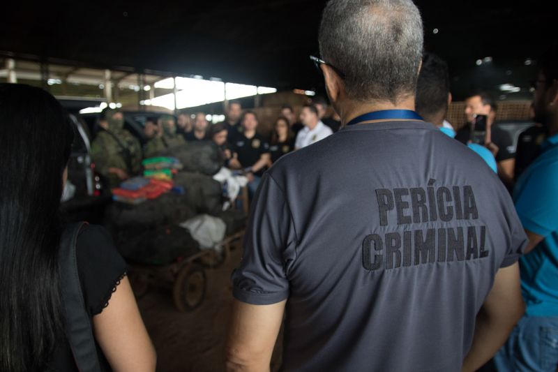 Sete fornos foram utilizados durante a incineração de dois mil e trezentos quilos de cocaína apreendidos durante a operação "Narcos II", realizada pela Polícia Civil. <div class='credito_fotos'>Foto: Pedro Guerreiro / Ag. Pará   |   <a href='/midias/2020/originais/6010_e296c671-4dd6-207e-6949-41a08c2a346c.jpg' download><i class='fa-solid fa-download'></i> Download</a></div>