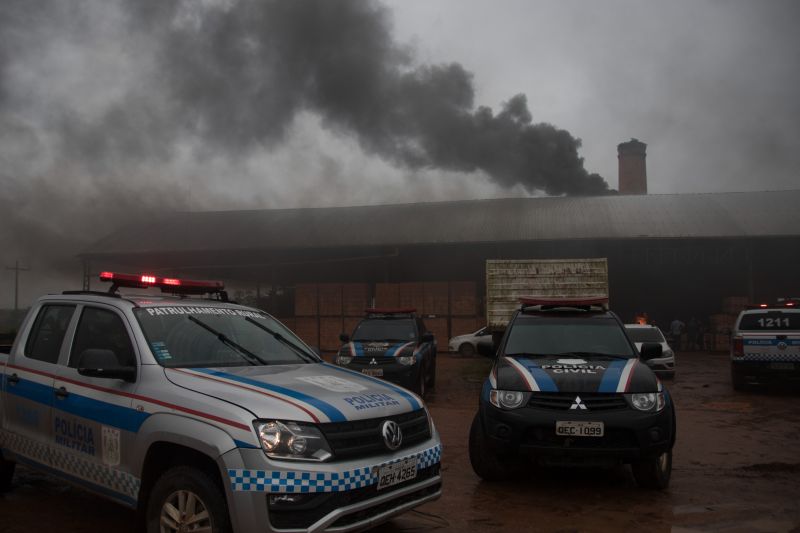 Sete fornos foram utilizados durante a incineração de dois mil e trezentos quilos de cocaína apreendidos durante a operação "Narcos II", realizada pela Polícia Civil. <div class='credito_fotos'>Foto: Pedro Guerreiro / Ag. Pará   |   <a href='/midias/2020/originais/6010_e379b766-237f-b8e6-6008-1ddc0468516e.jpg' download><i class='fa-solid fa-download'></i> Download</a></div>