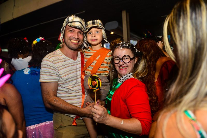 O Bailinho de Carnaval da Estação das Docas, em Belém, atraiu cerca de 3 mil pessoas ao complexo turístico, cultural e gastronômico na orla da Baía do Guajará nesta terça-feira (25). <div class='credito_fotos'>Foto: UCHOA SILVA / DIVULGAÇÃO | <a href='/midias/2020/originais/6024_b368c23f-4b75-ebe7-56de-4b1bc624519f.jpg' download><i class='fa-solid fa-download'></i> Download</a></div>
