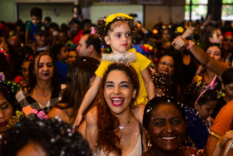O Bailinho de Carnaval da Estação das Docas, em Belém, atraiu cerca de 3 mil pessoas ao complexo turístico, cultural e gastronômico na orla da Baía do Guajará nesta terça-feira (25). <div class='credito_fotos'>Foto: UCHOA SILVA / DIVULGAÇÃO | <a href='/midias/2020/originais/6024_d6ac95a9-6221-3ba5-7a2c-3110e35a44bb.jpg' download><i class='fa-solid fa-download'></i> Download</a></div>