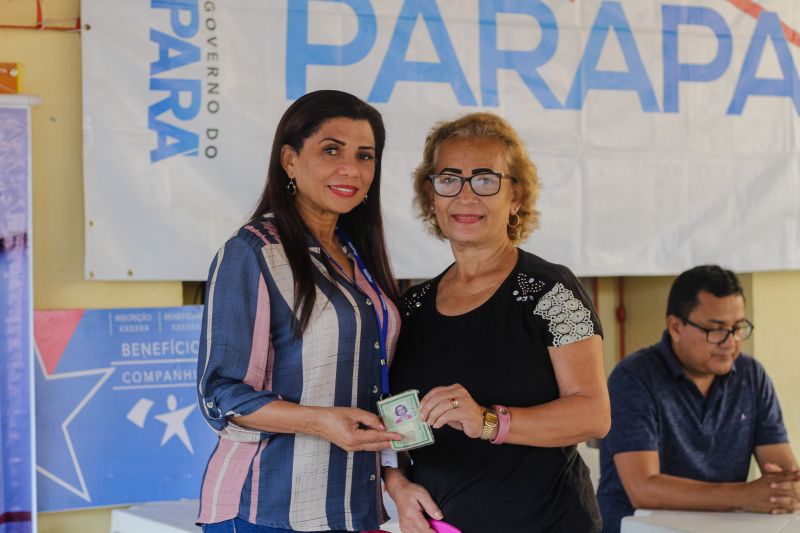 Rosália e a Presidente <div class='credito_fotos'>Foto: Ana Paula Lima / Ascom ParáPaz | <a href='/midias/2020/originais/6032_84a5a28c-5923-4ae7-7059-f58112cba4ae.jpg' download><i class='fa-solid fa-download'></i> Download</a></div>