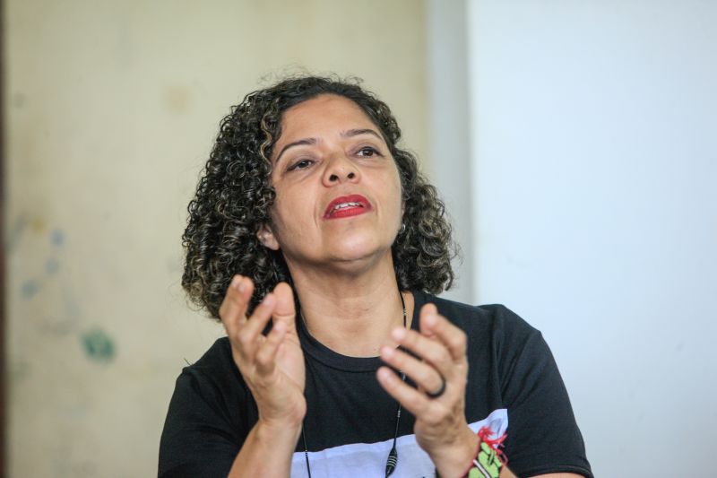 O que a mulher tem a dizer? Como ser mais forte na sociedade? As respostas são variadas e puderam ser ditas durante uma roda de conversa sobre empreendedorismo feminino, realizada nesta segunda-feira (02), no ParaPaz, pólo Guamá. <div class='credito_fotos'>Foto: JADER PAES / AG. PARÁ | <a href='/midias/2020/originais/6039_17cf3cf0-e9d4-2dde-8b3c-683e0def4194.jpg' download><i class='fa-solid fa-download'></i> Download</a></div>