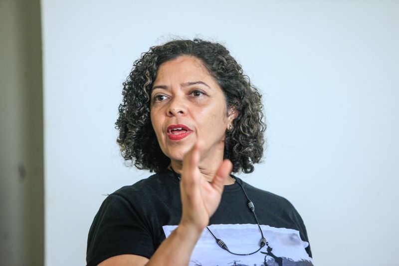 O que a mulher tem a dizer? Como ser mais forte na sociedade? As respostas são variadas e puderam ser ditas durante uma roda de conversa sobre empreendedorismo feminino, realizada nesta segunda-feira (02), no ParaPaz, pólo Guamá. <div class='credito_fotos'>Foto: JADER PAES / AG. PARÁ | <a href='/midias/2020/originais/6039_82f24b81-3eea-2353-50dd-bac83731780a.jpg' download><i class='fa-solid fa-download'></i> Download</a></div>