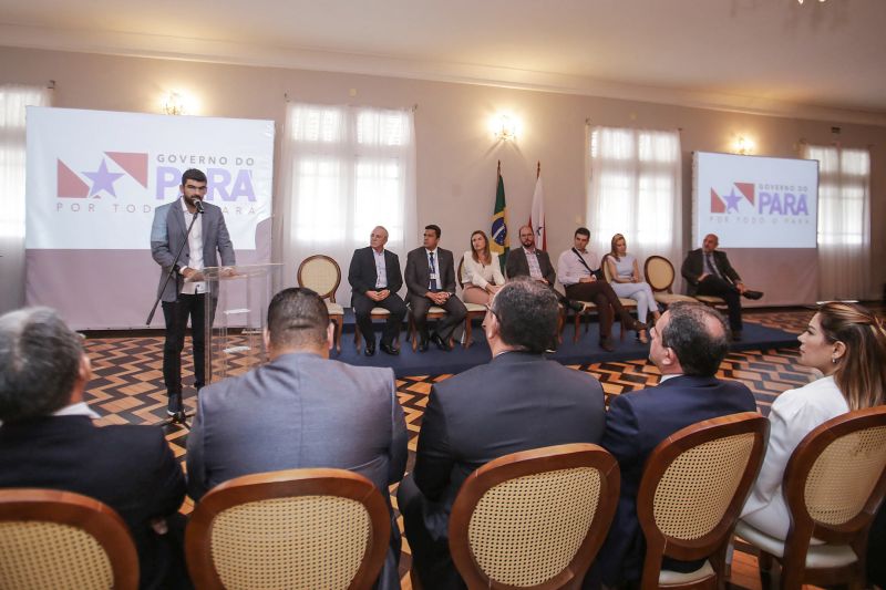 Na manhã desta sexta-feira (6), no Palácio do Governo, o governador do Pará, Helder Barbalho, assinou o contrato de financiamento com a Caixa Econômica Federal no valor de R$ 537.332.634,96. O recurso é destinado para investimentos nas áreas da saúde, desenvolvimento, mobilidade urbana, infraestrutura e turismo. <div class='credito_fotos'>Foto: Bruno Cecim / Ag.Pará | <a href='/midias/2020/originais/6053_47248dcf-10af-e8bd-f30f-86b1fdf4bfae.jpg' download><i class='fa-solid fa-download'></i> Download</a></div>