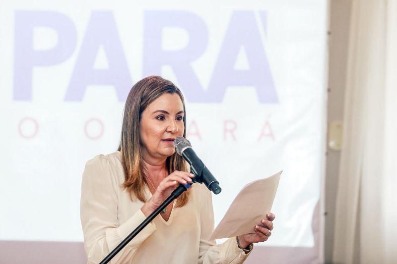 Na manhã desta sexta-feira (6), no Palácio do Governo, o governador do Pará, Helder Barbalho, assinou o contrato de financiamento com a Caixa Econômica Federal no valor de R$ 537.332.634,96. O recurso é destinado para investimentos nas áreas da saúde, desenvolvimento, mobilidade urbana, infraestrutura e turismo. <div class='credito_fotos'>Foto: Bruno Cecim / Ag.Pará | <a href='/midias/2020/originais/6053_6dbddf24-6a67-b09b-86c7-674bce670e71.jpg' download><i class='fa-solid fa-download'></i> Download</a></div>
